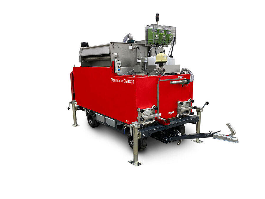 ClearMatic CM1800 Cikkszám: 6400353 Mobil berendezés szennyezett víz kezelésére, szűrésére és iszapleválasztására szintetikus sportfelületek tisztítása során.